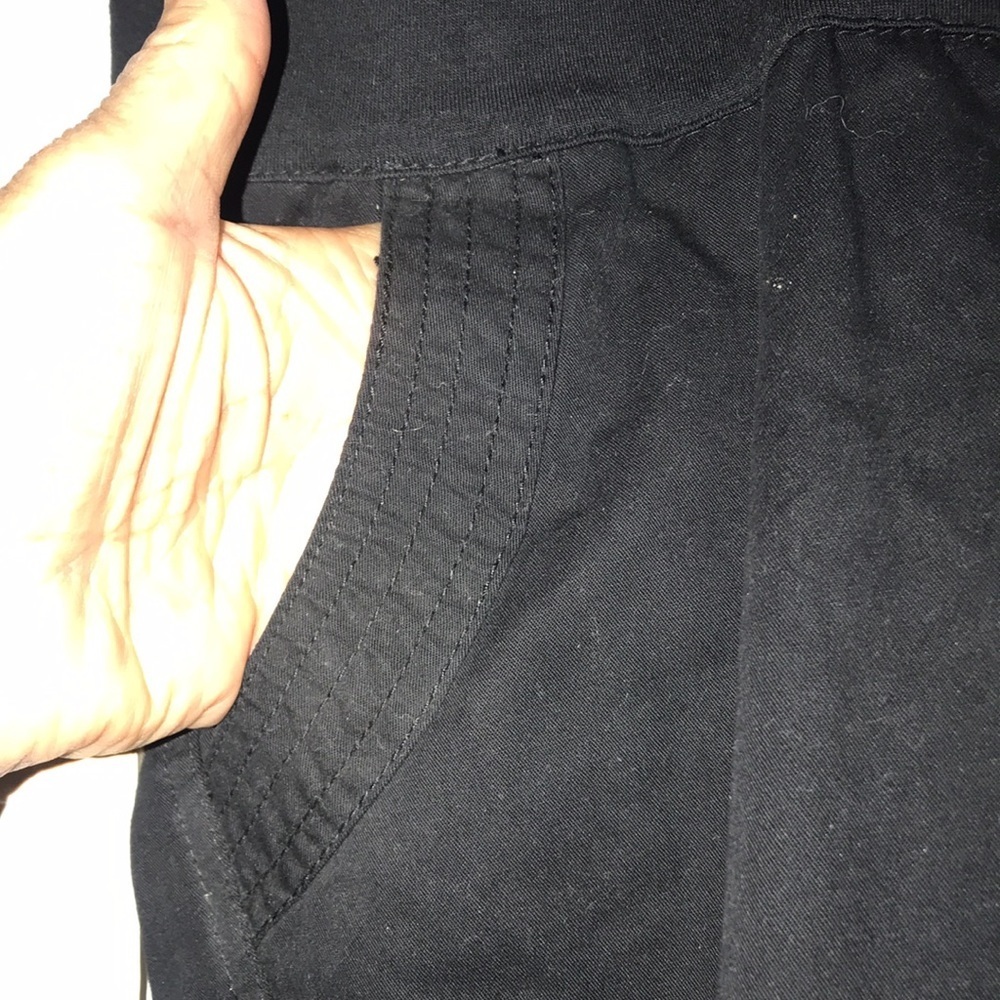 NWT Liz Lange Maternity Bermuda Shorts - Picture 3 of 7